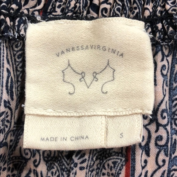 Woman’s top - Picture 4 of 5